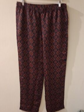 Club Monaco Women Patterned Joggers in Navy and Burgundy